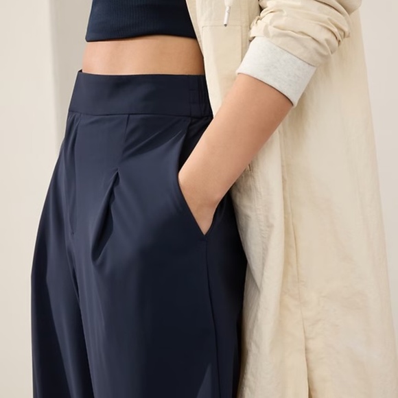 ATHLETA Pinnacle Trousers 10p 10 petite Navy worn once - Picture 4 of 4